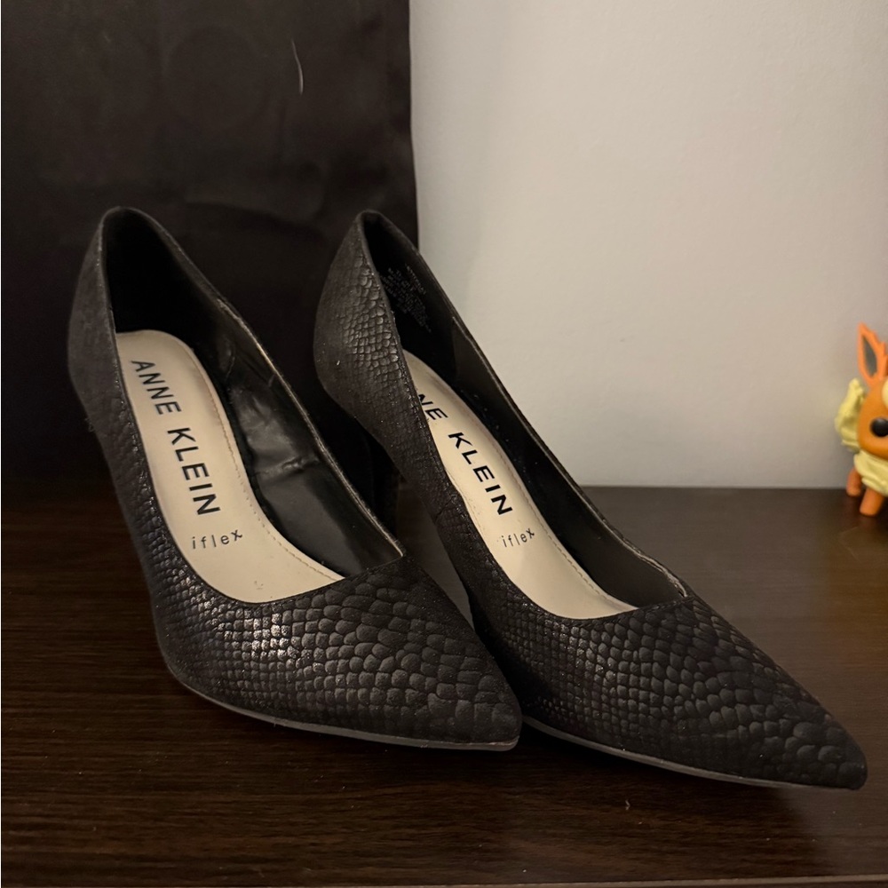 Anne Klein Black Textured Heels